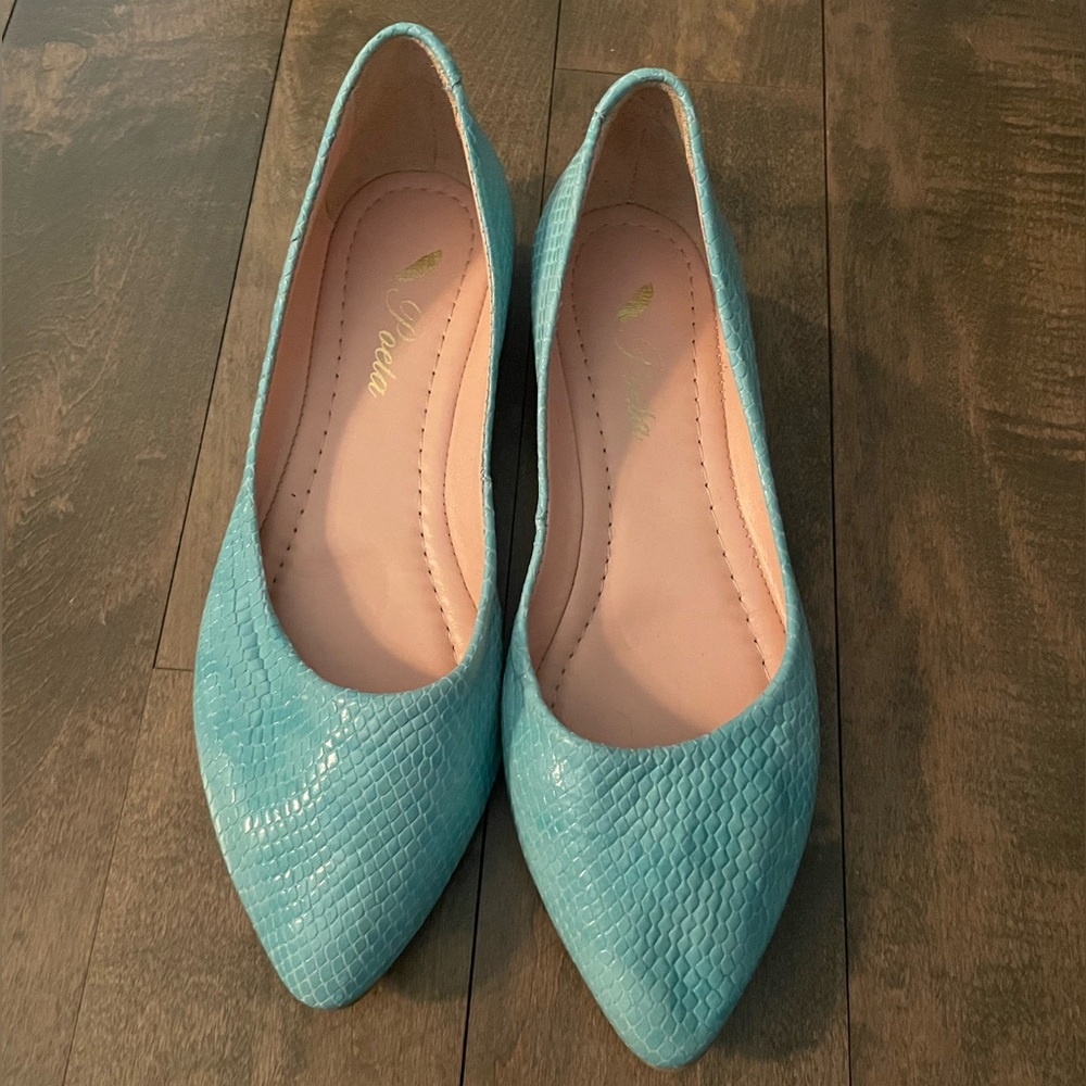 ✨NEW - $185✨ Poeta Snakeskin Turquoise Flats - Sz 39 - Stunning!